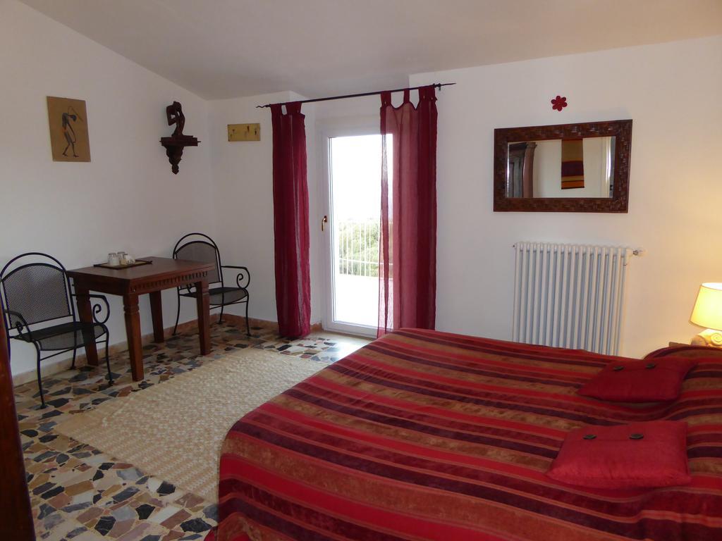 Casa Solotti Guest House Nuoro  Rom bilde
